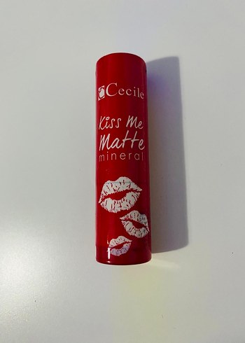 Cecile Kiss Me Mat Ruj