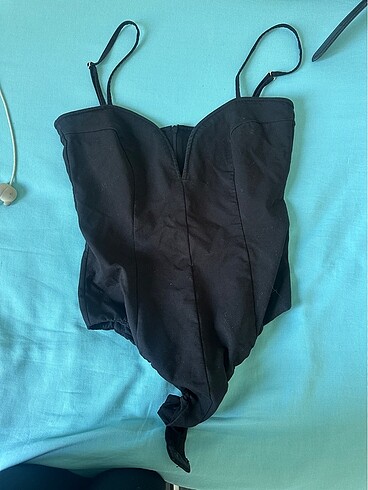 Zara çıtçıtlı askılı body