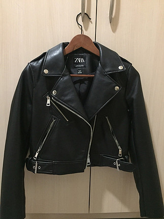 Zara ZARA S BEDEN YENİ SEZON DERİ CEKET SİFİR KULLANİLDİ
