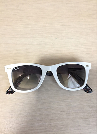 Rayban wayfarer orijinal beyaz limited edition ici desenli cok a