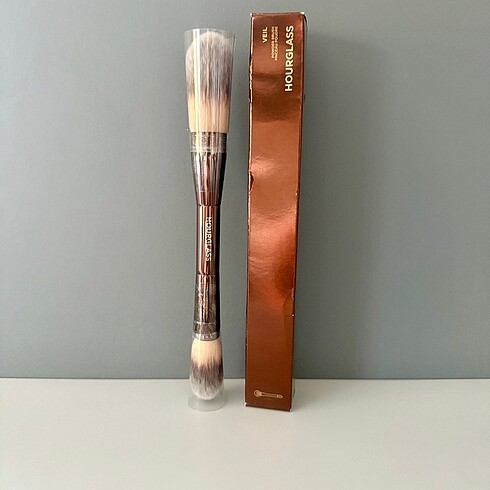 Hourglass Makeup By Mario , Hourglass