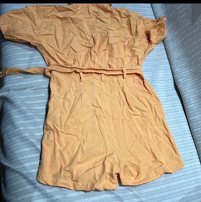 Kemerli Bej Kısa Kadın Tulum - Görsel 4