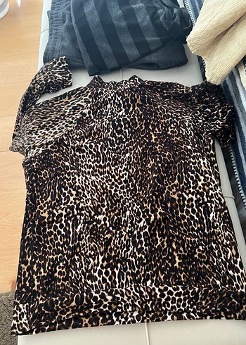 Kahverengi Leopar Desenli Kadın Bluz - Görsel 2