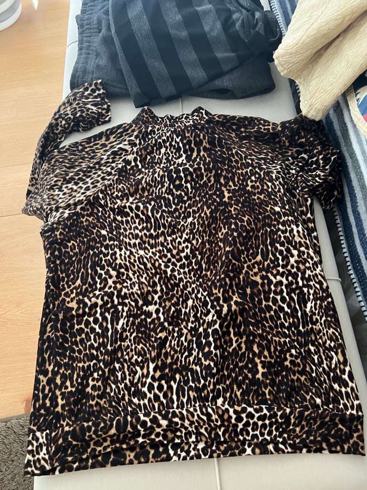 Kahverengi Leopar Desenli Kadın Bluz - Görsel 2