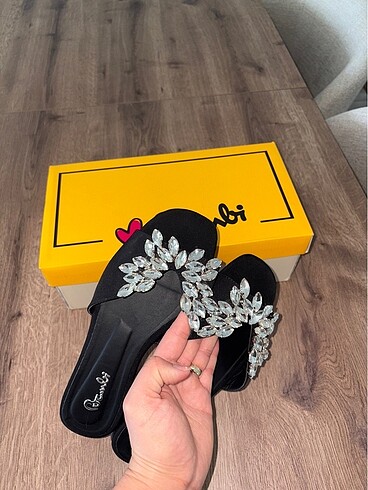 Bambi BAMBİ TAŞLI SATEN TERLİK