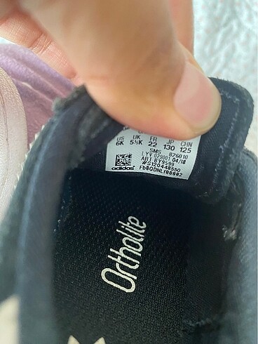 22 Beden Adidas çocuk ayakkabı