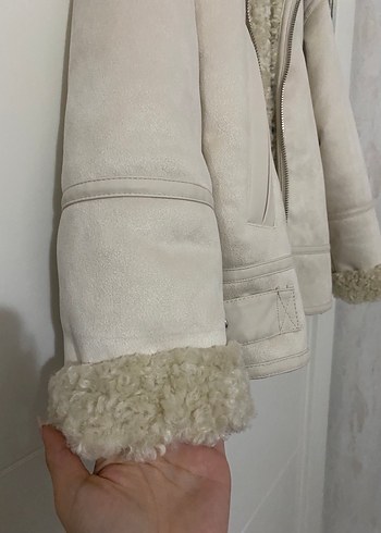 Stradivarius Krem Bej Kürklü Biker Mont - Görsel 5