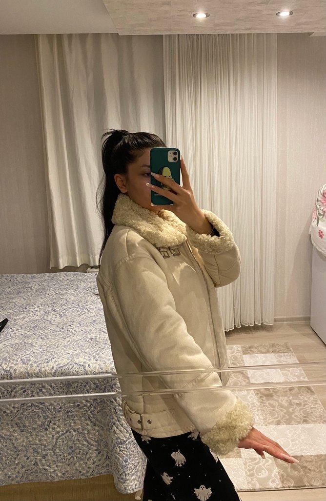 Stradivarius Krem Bej Kürklü Biker Mont - Görsel 4