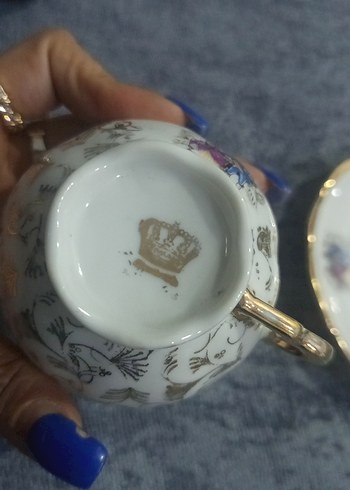 Altın detaylı beyaz porselen fincan takımı - Görsel 3