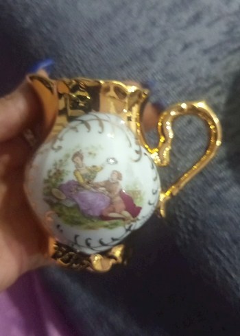 Parlak Altın Renkli Porselen Fincan ve Tabak - Görsel 4