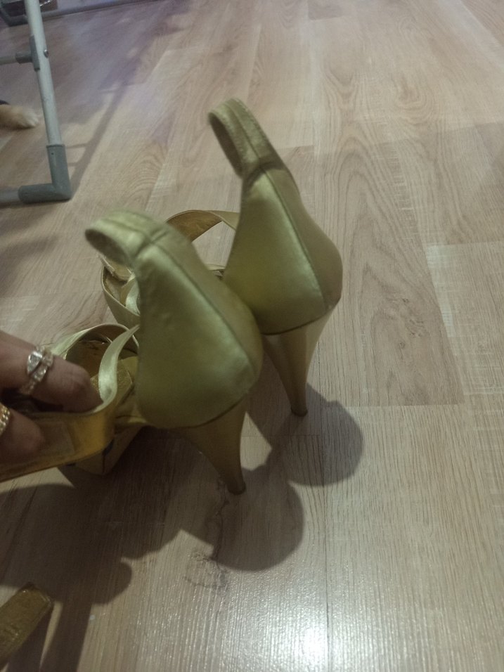 Altın Renkli Kadın Dolgu Topuklu Abiye Ayakkabı - Görsel 3