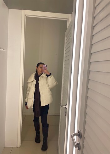 Stradivarius Beyaz Parlak Şişme Mont