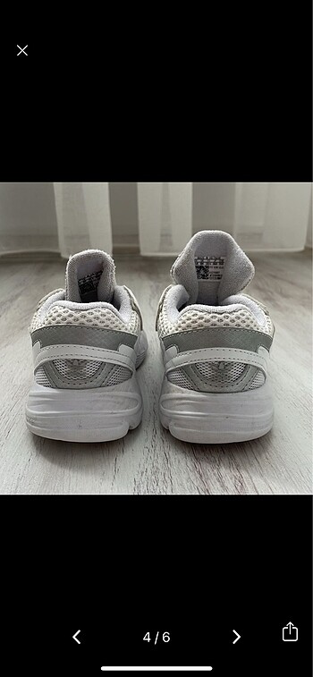 26 Beden beyaz Renk Adidas Spor Ayakkabı