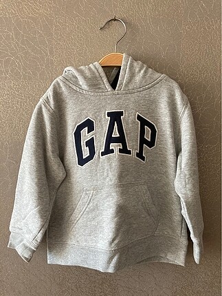 GAP SWEATSHIRT
