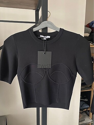 Twist Tshirt