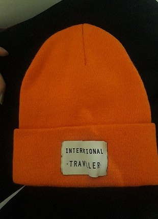 turuncu şapka 