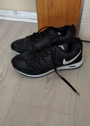 40 Beden Siyah Nike Bağcıklı Spor Sneaker