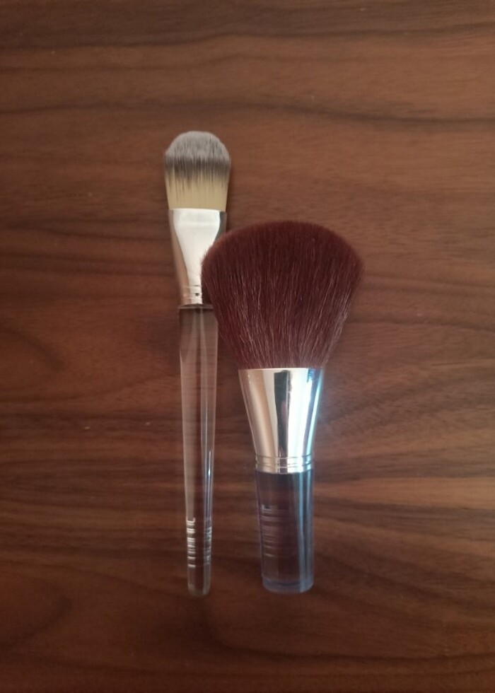 Clinique Pudra ve Fondöten Fırçası - Görsel 2
