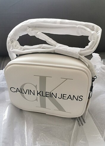 Calvin klein omuz çantası