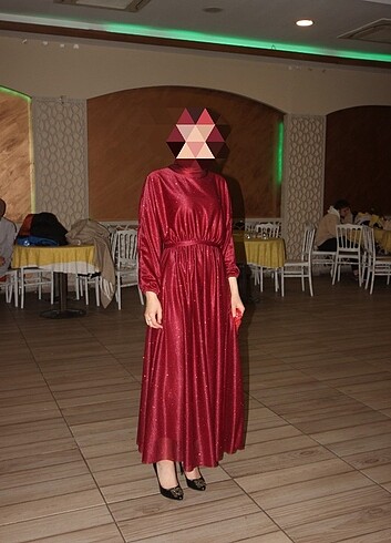 Bordo simli elbise