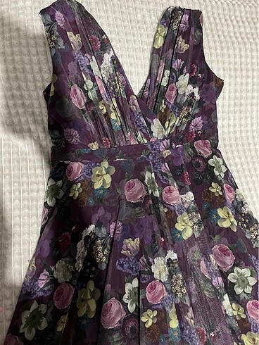 Mor çiçekli abiye elbise - Görsel 7