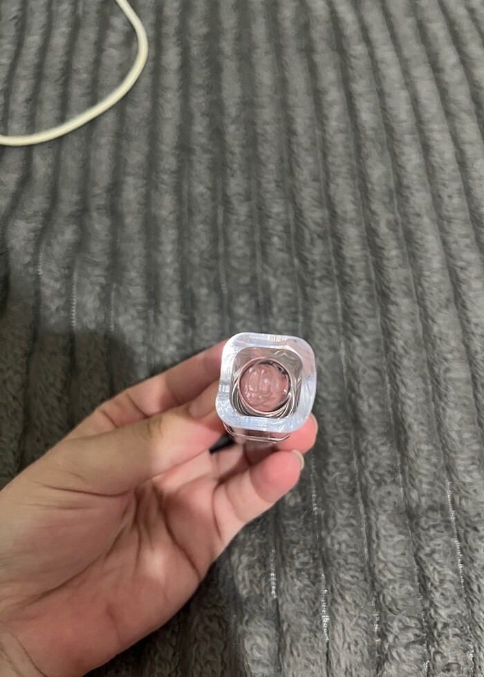 Loreal color riche shine ruj 642 - Görsel 3