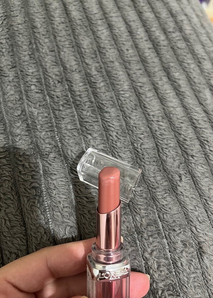 Loreal color riche shine ruj 642 - Görsel 4