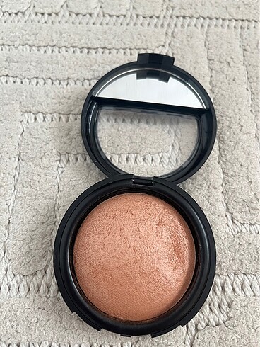  Beden Renk Flormar sedefli aydınlatıcı allık