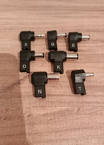 Laptop şarj adaptörü cihazı aparatı 