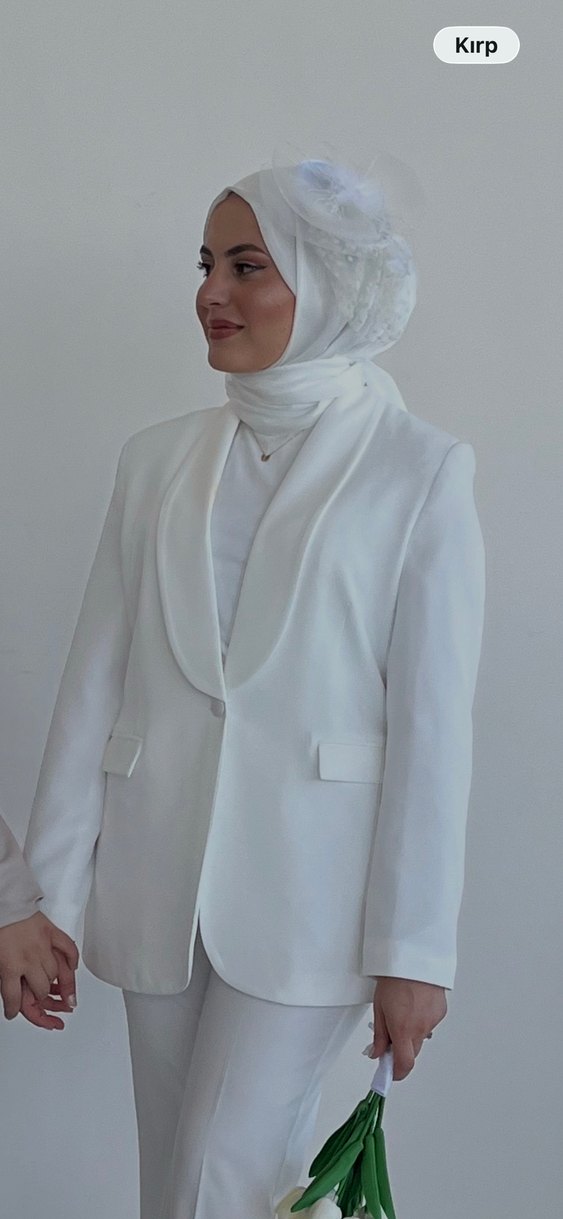 Kadın Beyaz Saten Kumaşlı Uzun Kollu Ceket - Görsel 2