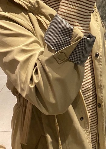 Düğmeli Bej Kadın Ceket, Yüksek Yaka, Uzun Kollu - Görsel 3