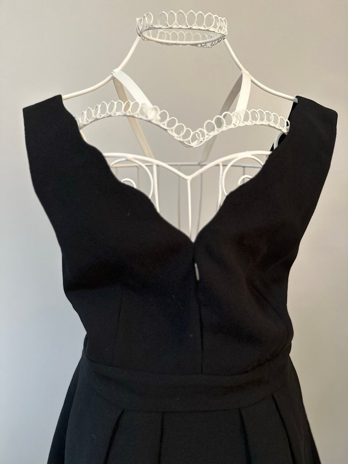 Mango - Kadın Siyah V Yakalı Pilili Midi Elbise - Görsel 4