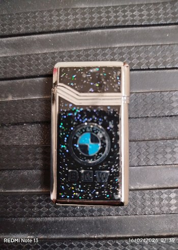 BMW Logolu Parlak Siyah Çakmak