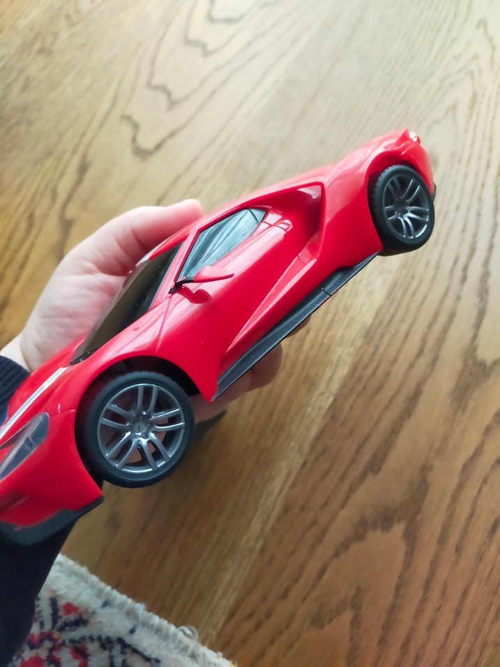 FORD GT Uzaktan Kumandalı Oyuncak Araba - Görsel 3