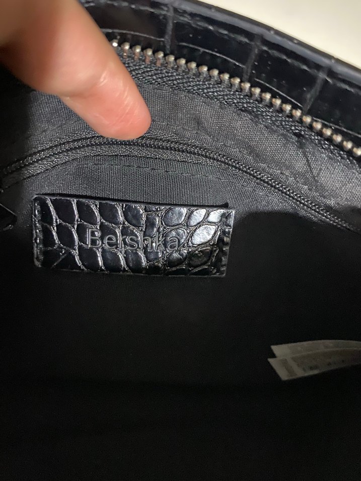 Siyah Yılan Derisi Desenli Fermuarlı Kadın Çanta - Görsel 4
