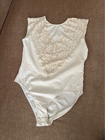 Krem renk bady 36-38 beden
