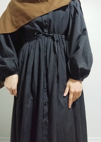 Düğmeli Uzun Siyah Pamuklu Elbise - Görsel 9