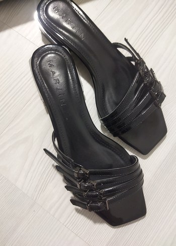 Siyah Tokalı Topuklu Kadın terlik - Görsel 2