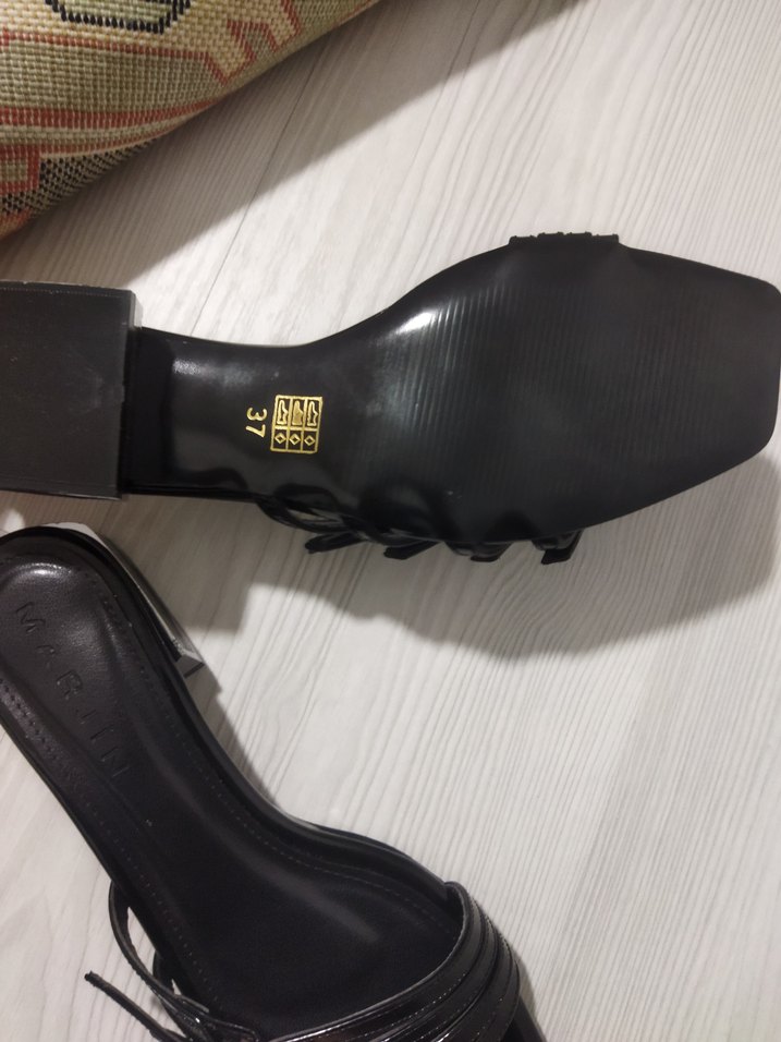 Siyah Tokalı Topuklu Kadın terlik - Görsel 4