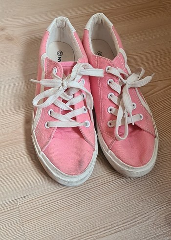 Pembe Düz Tabanlı Bağcıklı Kadın Spor Ayakkabı