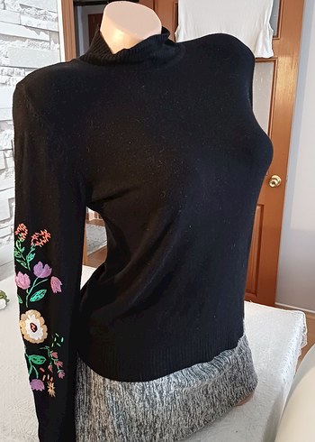 Zara Nakışlı Siyah Boğazlı Kadın Triko Kazak