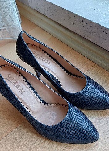 Lacivert stiletto ayakkabı 