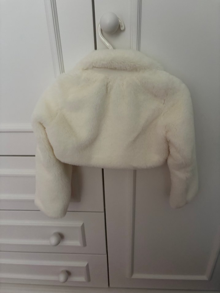 Kız Çocuk Beyaz Kürk Detaylı Bolero - Görsel 2