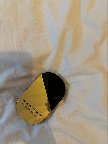 Max factor compact pudra