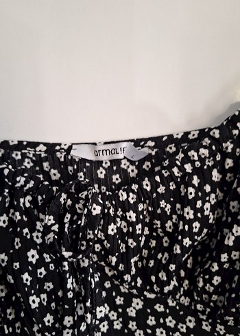 Siyah Beyaz Çiçekli İnce Askılı Büstiyer - Görsel 2