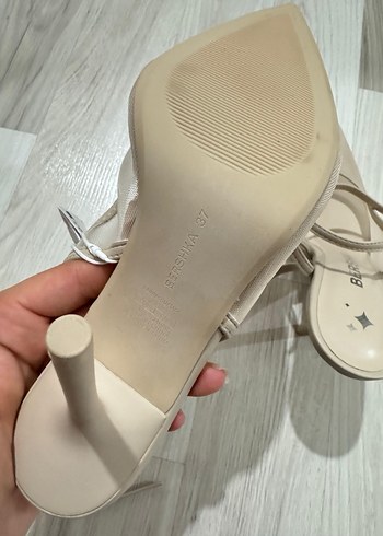 Bershka Bej Stiletto Topuklu Kadın Abiye Ayakkabı