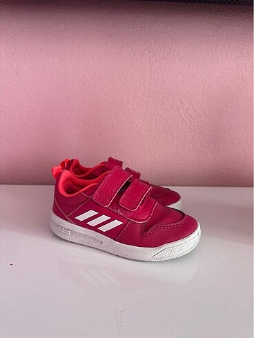 Adidas spor ayakkabı