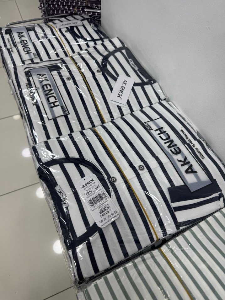 Siyah Çizgili Kadın Düğmeli Hırka görünümlü bluz - Görsel 3