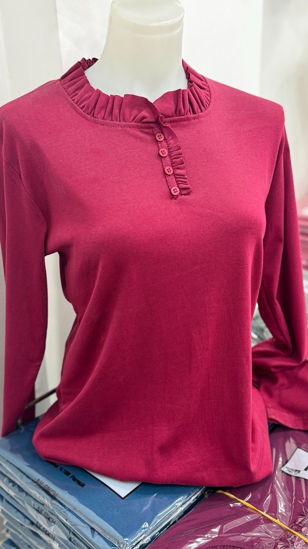 Bordo Düğmeli Yüksek Yaka Kadın Bluz - Görsel 3