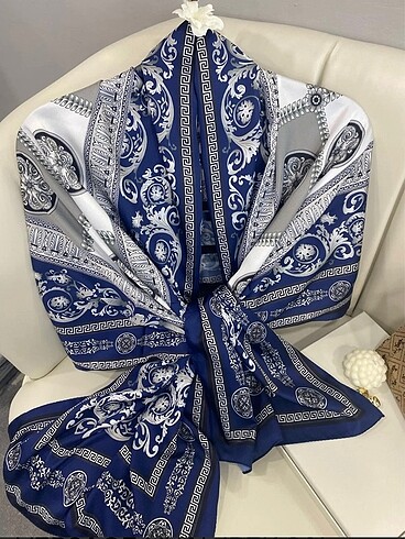 Versace şal